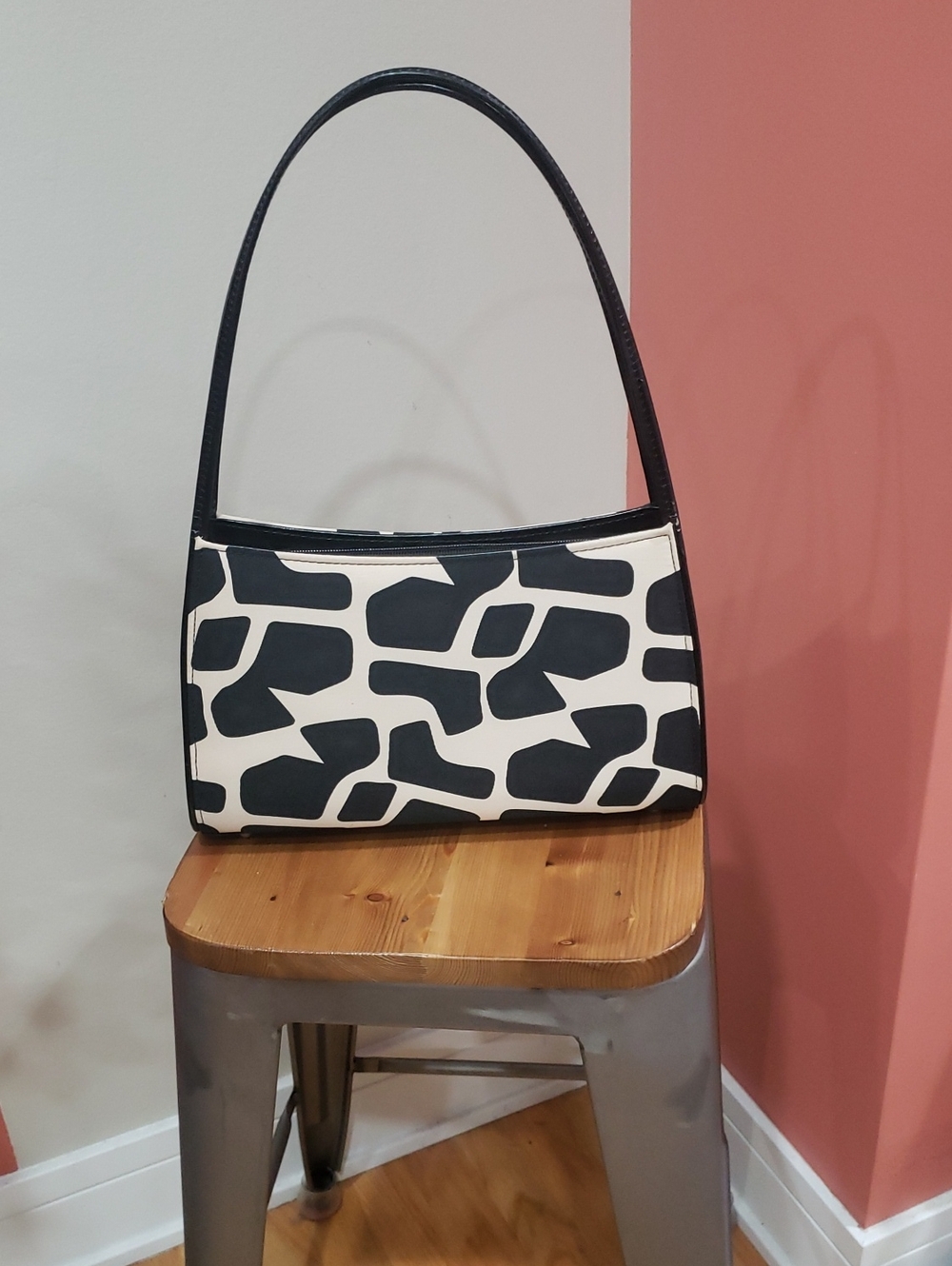 Gorgeous Black & White Patterned Shoulder Bag